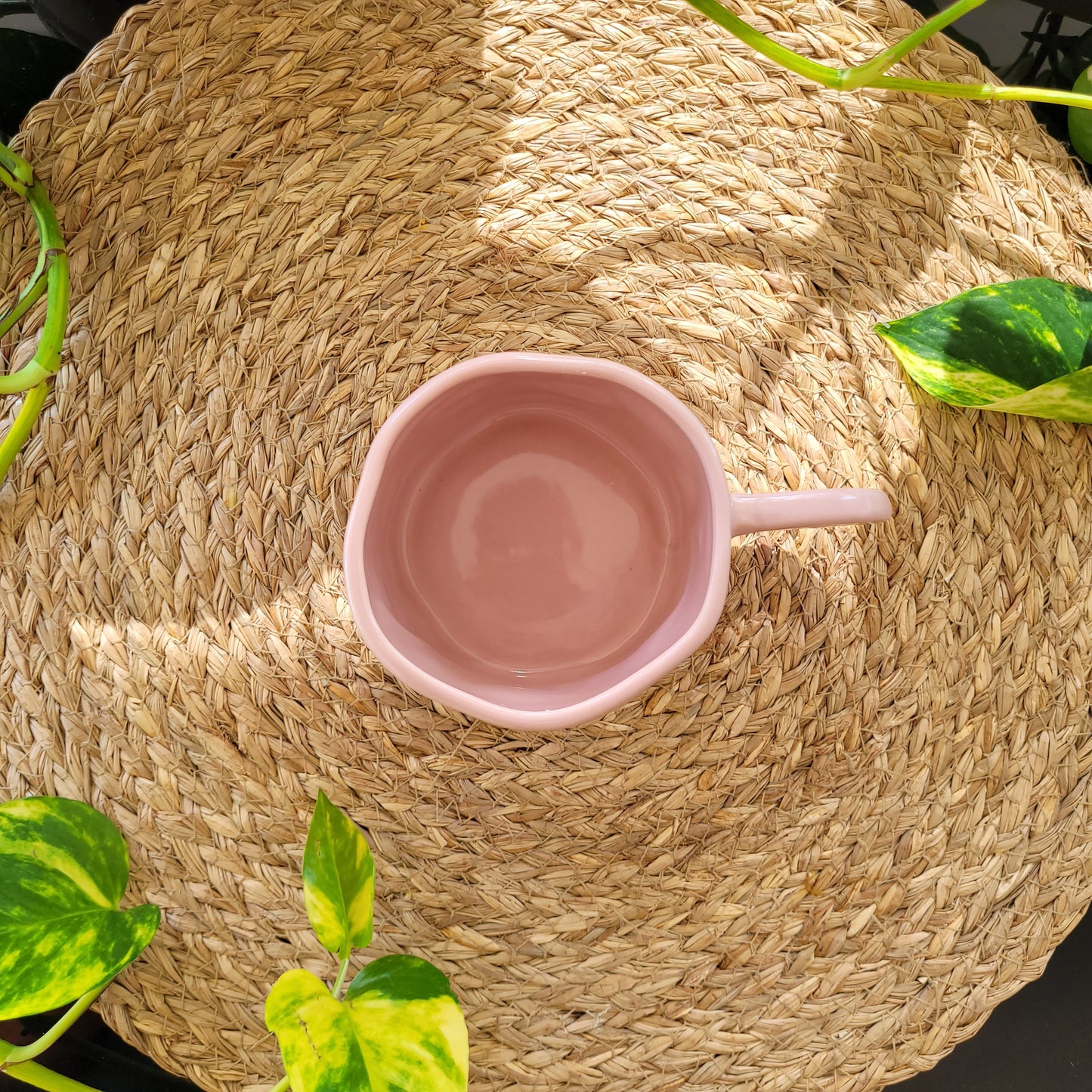 Taza de cerámica rosa pastel, diseño vintage