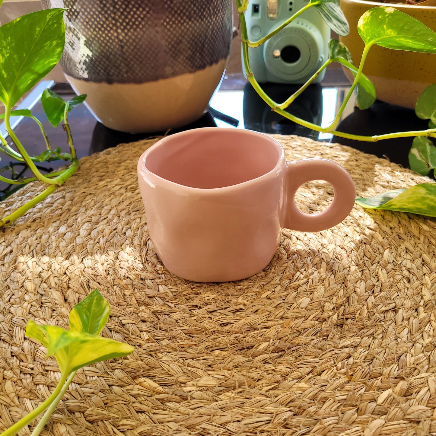 Taza de cerámica rosa pastel, diseño vintage